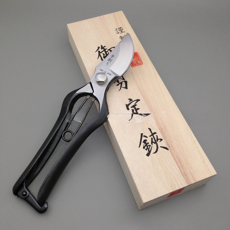 مقص فرع 200 مم، مستورد من اليا - مراجعة Gardening Tools In Japan وسعره